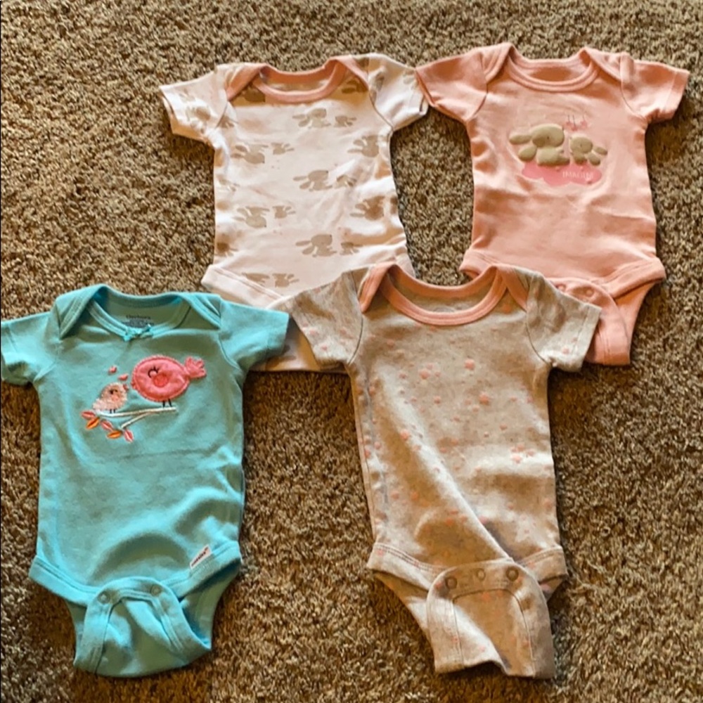 Newborn wondernation & gerber onesies